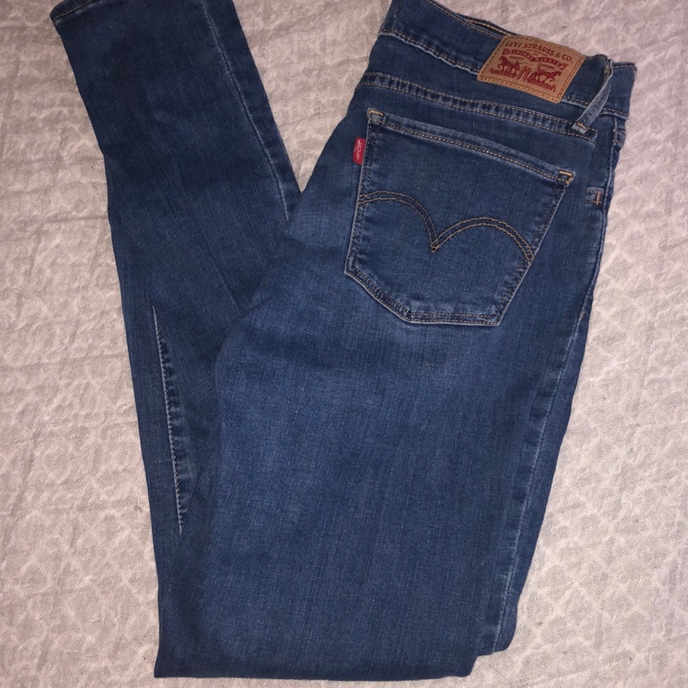 Levi stretch jeans size 28